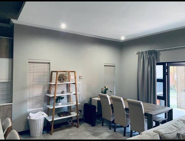 2 BEDROOM APARTMENT FOR SALE IN MENLO PARK
